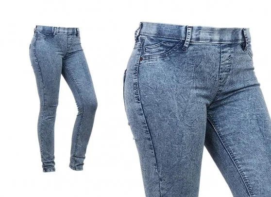 یک مدل لک جین سگنشور آبی رنگ